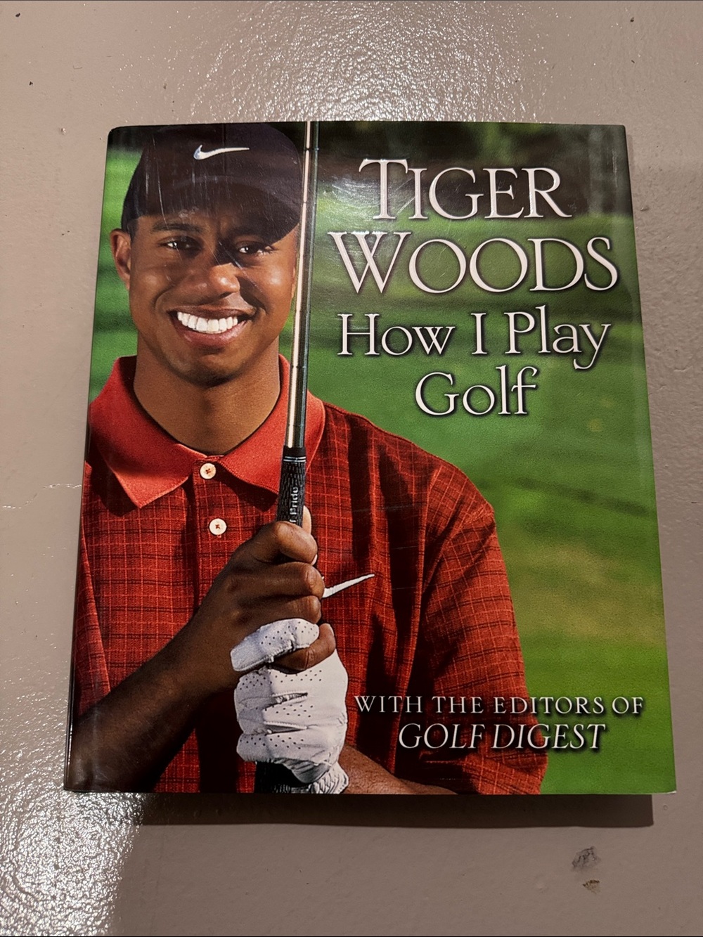 How I Play Golf - Red Coffee Table Book by